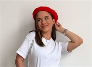 {{photo.Alt || photo.Description || 'Беретка Beret'}}
